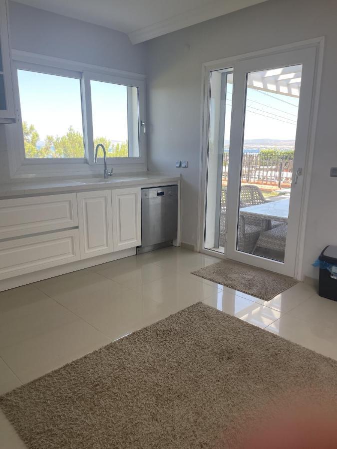 Luxury Villa With Amazing View, Чесме Екстериор снимка