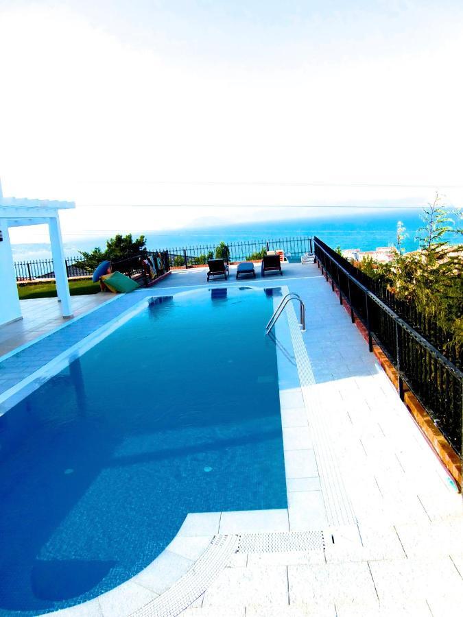 Luxury Villa With Amazing View, Чесме Екстериор снимка